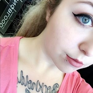 Meet your Posher, Shania